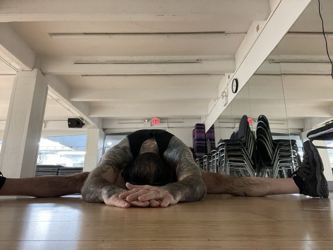 Dad tip of the day - Always make sure you stretch before performing any strenuous activity.  Don&rsquo;t want<a href="/tag/exxxoticanj2023"class="tags"><span>#exxxoticanj2023</span></a>