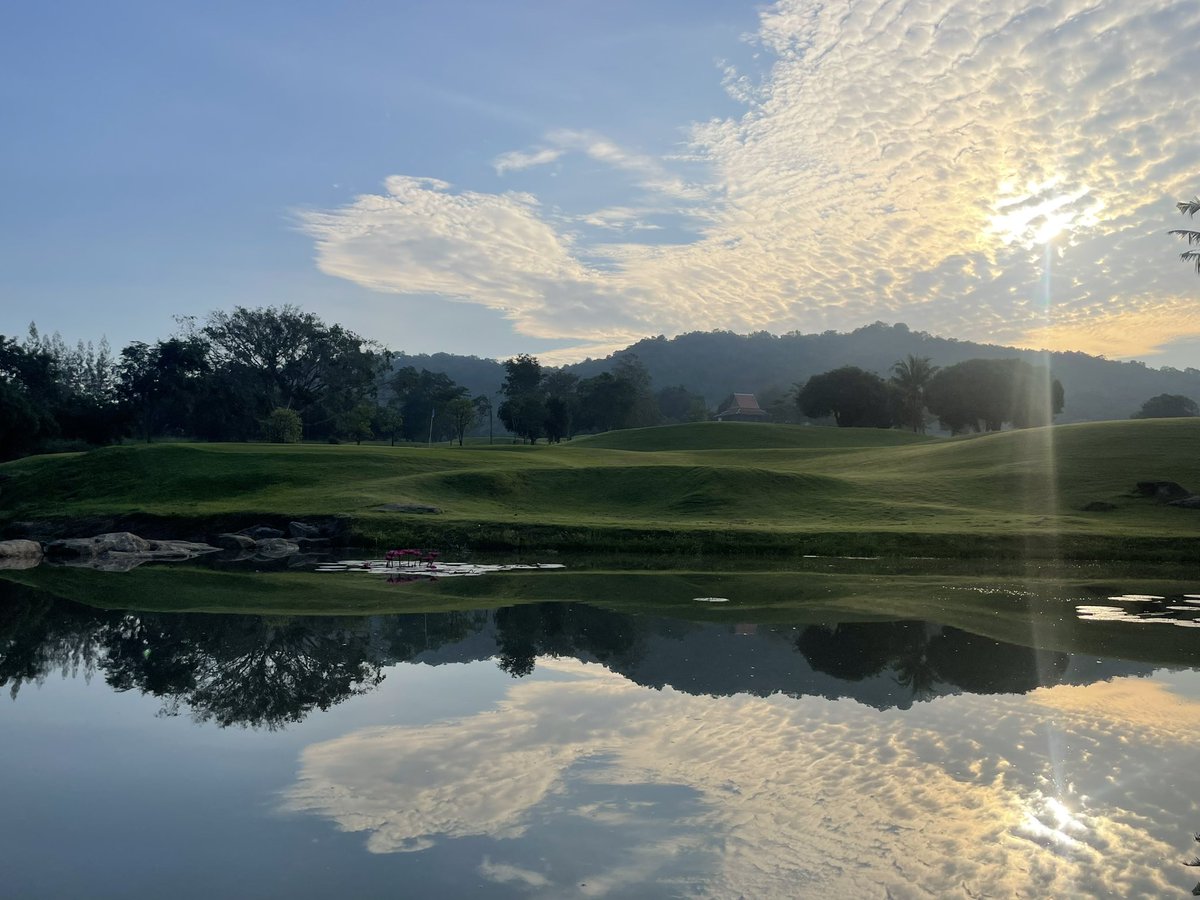 simees's tweet photo. Good morning #banyangolfclub #nofilterrequired https://t.co/4H94gQ9iWW