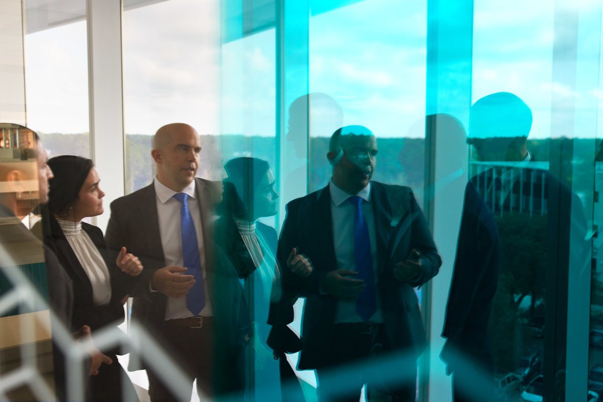 Dr. Janus and his multidisciplinary team are breaking new ground in medicine. With unwavering dedication, they're refining surgical approaches and advancing medical technology to elevate patient care to new heights. #InnovationStartsAtMayo

Learn more: mayocl.in/43Y29kk