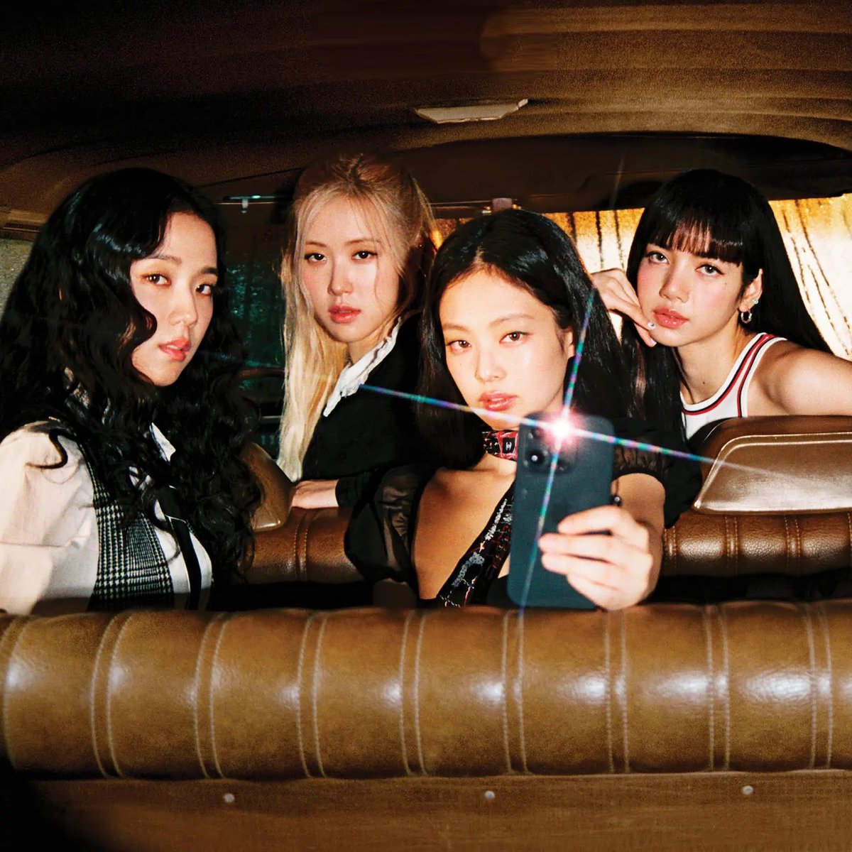 PopBase's tweet photo. YG Entertainment's stock rose 20% following BLACKPINK's contract renewal confirmation. https://t.co/4ylmohXU9f