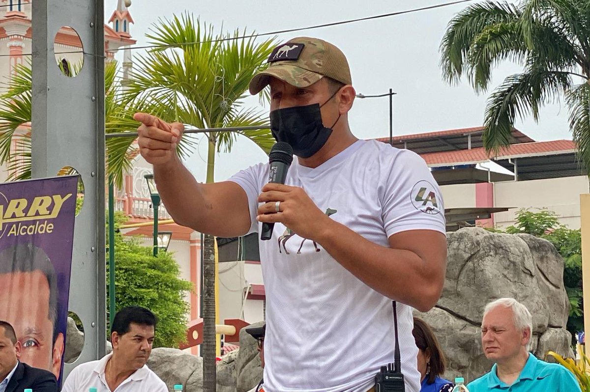 Larry_vite's tweet photo. ENTREGA DE CAMAS A MUNICIPIOS DE EL ORO
#LAcama 🛌 #FenómenoDeElNiño
Como presidente de AME las gestiones no paran, gracias a la SNGR por permitirme ser parte de esa ayuda a los cantones hermanos, hoy entregamos a los alcaldes de Portovelo y Las Lajas, 30 y 35 camas https://t.co/8QH3rHsepI