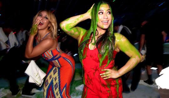 i just can remember about dinah running and ally shocked with the slime lmfao merry #Fifthmas girls💓💘
