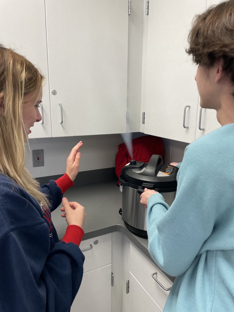 Learning how to use the Instant Pot before our Instant Pot Fried Rice Lab on Wed. #theSMSD #SMSDTimeToShine #Horizons