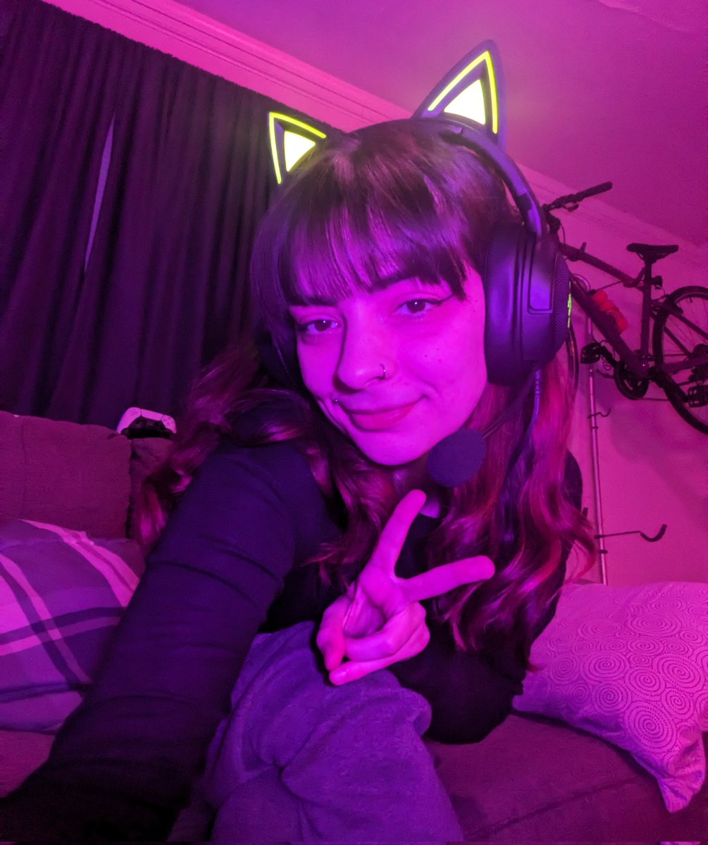 lava girl tweet media