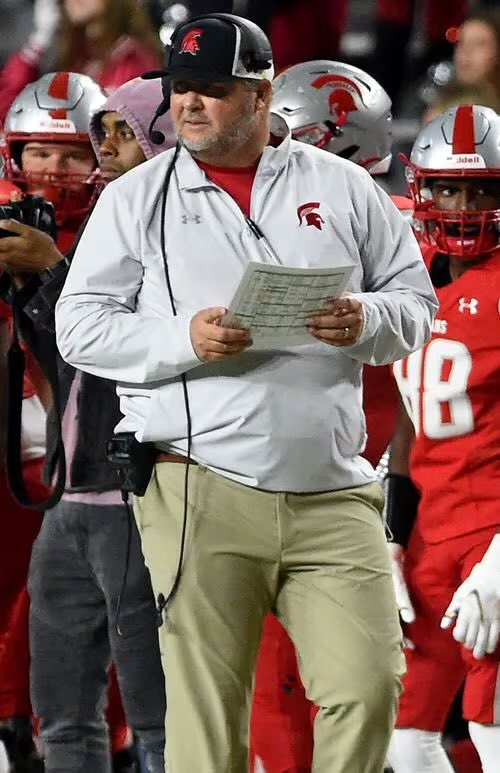 BamaHSNews's tweet photo. @BamaHSNews 6A Coach Of The Year is @tjkelly17!
The former @Seahawks QB is looking to capture his 2nd straight State Title this week for the @GoSaraland Spartans. With Mr. Football @Ryanwms1 alongside many other weapons the Spartans will be tough to beat. https://t.co/SWo3AJbs1b