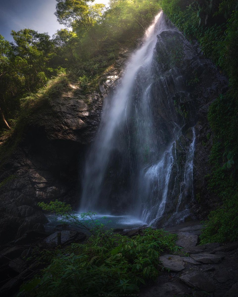 When you come to this world, you must make an effort to see more scenery.