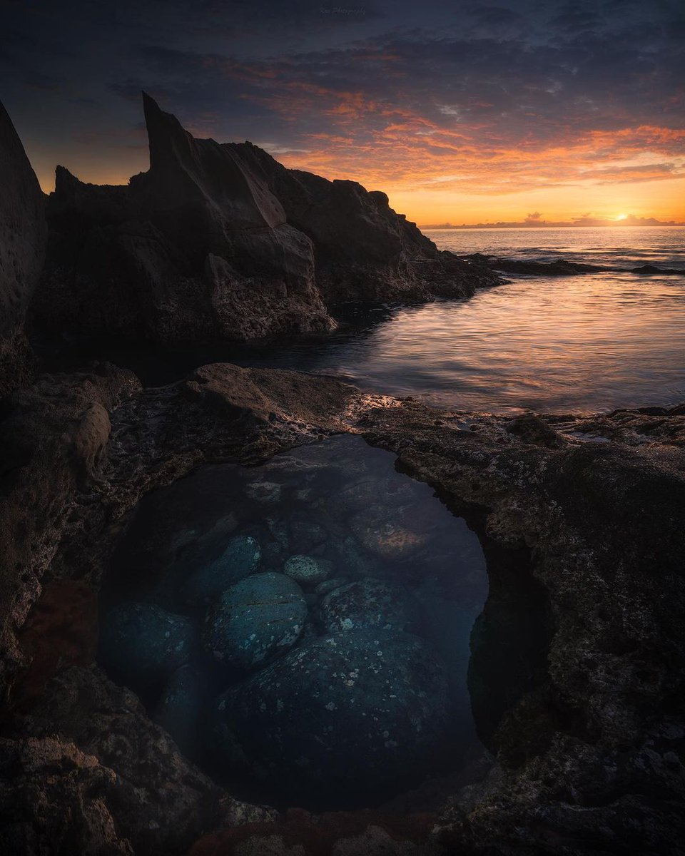 Enjoy the romantic moment and cherish daily life.