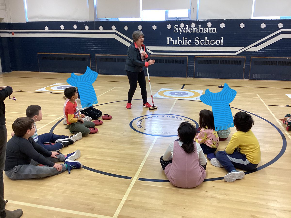 SYD_books_LDSB's tweet image. Thank you Cathy from #RocksandRings..we had so much fun learning about #curling! @SydenhamPS_LDSB @MsO_LDSB #firsttimeplaying #redteam #blueteam 🥌