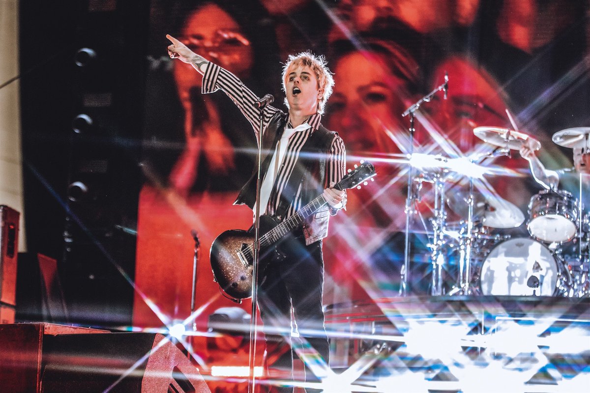 Photographer of the Year voting closes tomorrow 🤞⬇️

Drop me a vote if you'd like:
musaholicmag.com/musaholic-awar…

📸 from WWWY 🖤