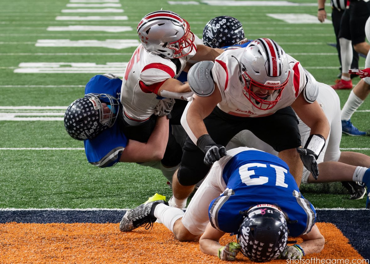 MatthewKlee4's tweet photo. Back to back! 22’ &amp; 23’ NYS Champions! What a way to go out! Bittersweet feeling but these past years have been amazing. @SomersFootball https://t.co/vWAocaakq1