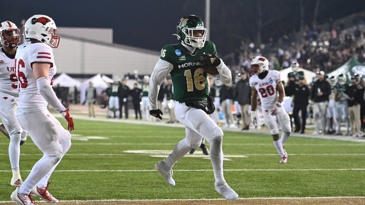 After a great phone call with <a href="/Pumphrey6K/">Donnel Pumphrey Jr.</a> I am blessed to have received an offer from Sacramento State University!! #StingersUp <a href="/SacHornetsFB/">Sac State Football</a> <a href="/SilveradoHSFB/">Silverado High School Football</a> <a href="/BrandonHuffman/">Brandon Huffman</a> <a href="/GregBiggins/">Greg Biggins</a> <a href="/247recruiting/">247Sports Recruiting</a> <a href="/On3Recruits/">Follow @Rivals</a> <a href="/LemmingReport/">Tom Lemming</a> <a href="/LP1DON/">Lonnie Pumphrey</a> <a href="/CoachBigRome/">Jerome Johnson II</a>