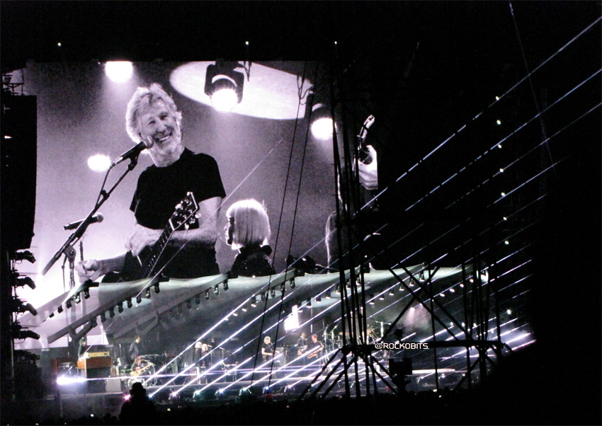 rockobits's tweet photo. Entre la 1.ª y 2.ª visita de Roger Waters a #Colombia pasaron 11 años, esta noche será la última luego de 5 años
🇨🇴
📸 2007
📸2018
#RogerWaters #Concierto #ColiseoLive #Bogota #EnVivo #PinkFloyd #Rockobits https://t.co/4abbbdZddl