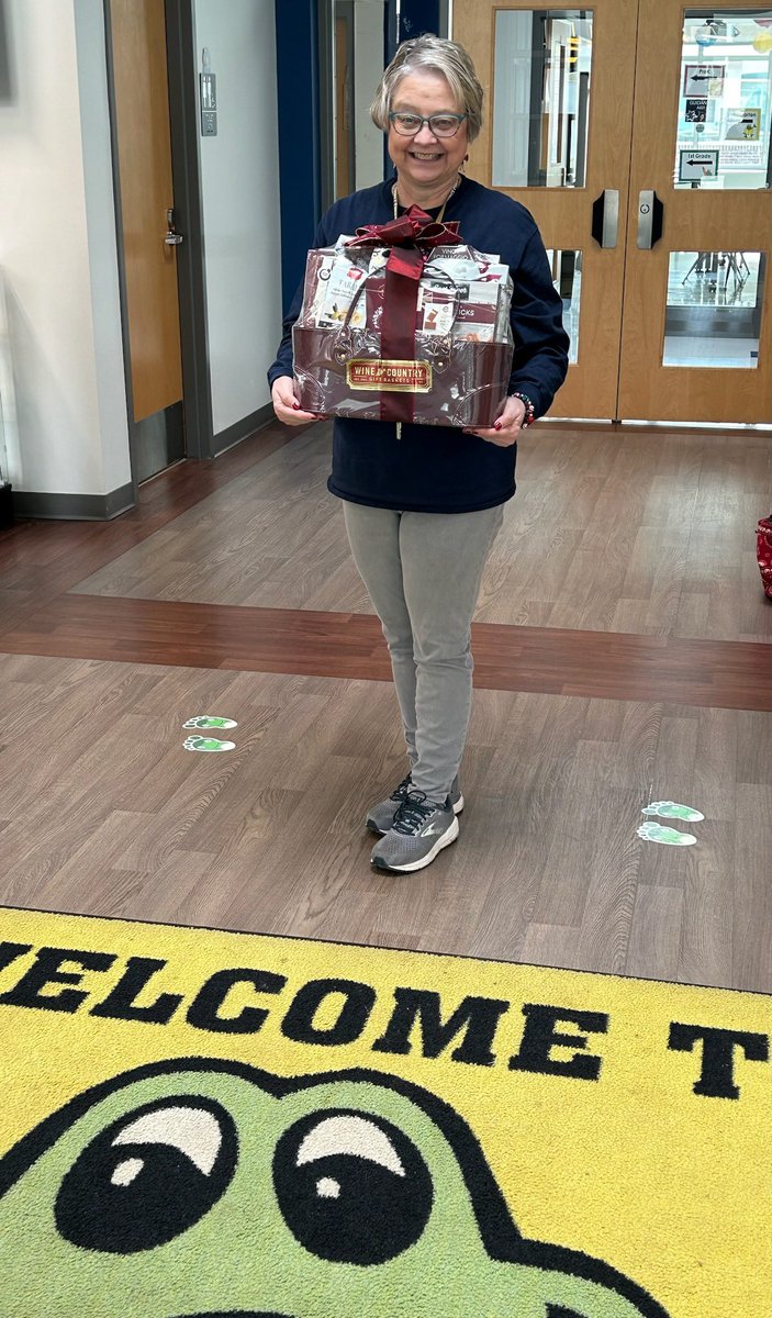 Congratulations to Sharon <a href="/SNewberne/">Sharon Newberne</a>-winner of the <a href="/FBEFrogs/">Falling Branch Elem</a> November Wellness Challenge!  A big thank you to neighboring business <a href="/Moog_Industrial/">Moog Industrial</a> in Christiansburg for its generous donation of the prize basket! 🐸🎉🧺