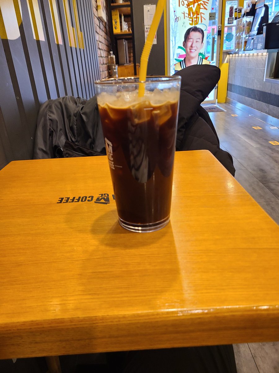 오랜만에 여유를 느끼겠어...(20분뒤에 약속)