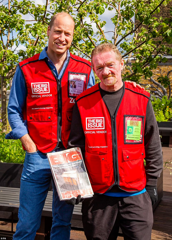 BrutusMaximusX's tweet image. #PrinceWilliam Our Future KING A Royal source said:
&quot;He decided he wanted to go see Dave again &amp;amp; swap Christmas cards while they sold Big Issue&apos;s together.&quot; Imagine being able to quietly sell #TheBigIssue &amp;amp; not be harassed, 
while your Spare is in court complaining he’s unsafe🫨