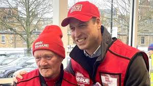 BrutusMaximusX's tweet image. #PrinceWilliam Our Future KING A Royal source said:
&quot;He decided he wanted to go see Dave again &amp;amp; swap Christmas cards while they sold Big Issue&apos;s together.&quot; Imagine being able to quietly sell #TheBigIssue &amp;amp; not be harassed, 
while your Spare is in court complaining he’s unsafe🫨