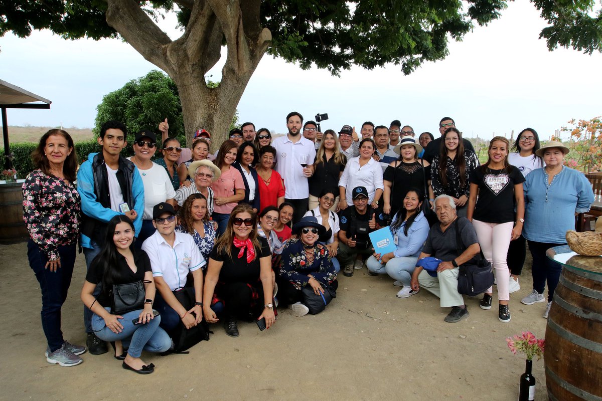 Guayas_Turismo's tweet photo. Organizamos un viaje de familiarización junto a representantes de operadores turísticos, agencias de  viaje y medios de comunicación. Esta actividad tiene como propósito implusar el turismo en Guayas a través de la articulación con nuestros aliados estratégicos. 

#GuayasSeMueve https://t.co/UPDh1aXJK7