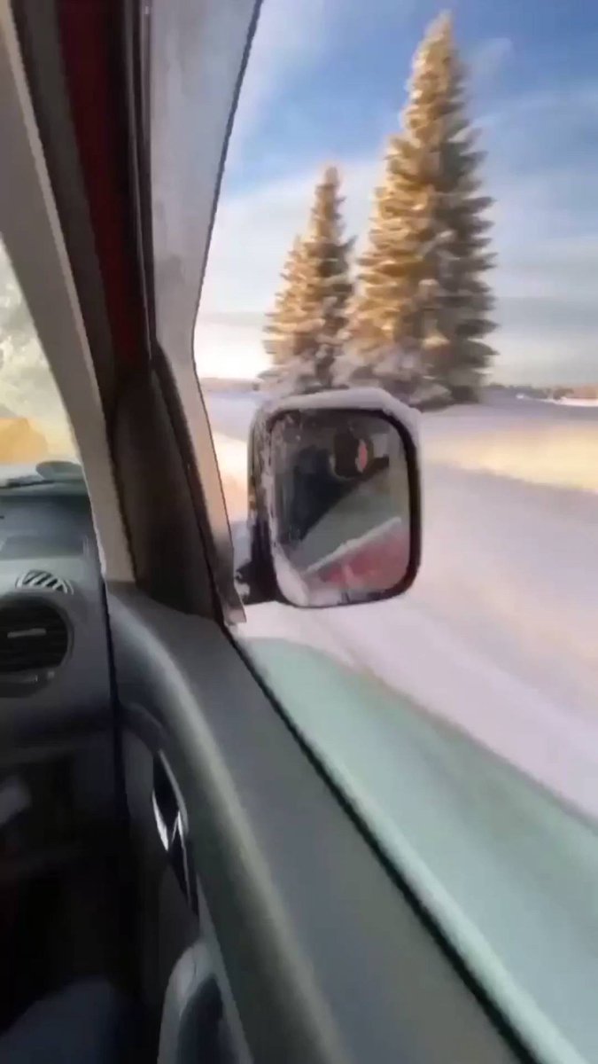 Waiting for ᠎every ᱸpassing ﾞcar ‍to ⳿let ﾠme go ᠍further