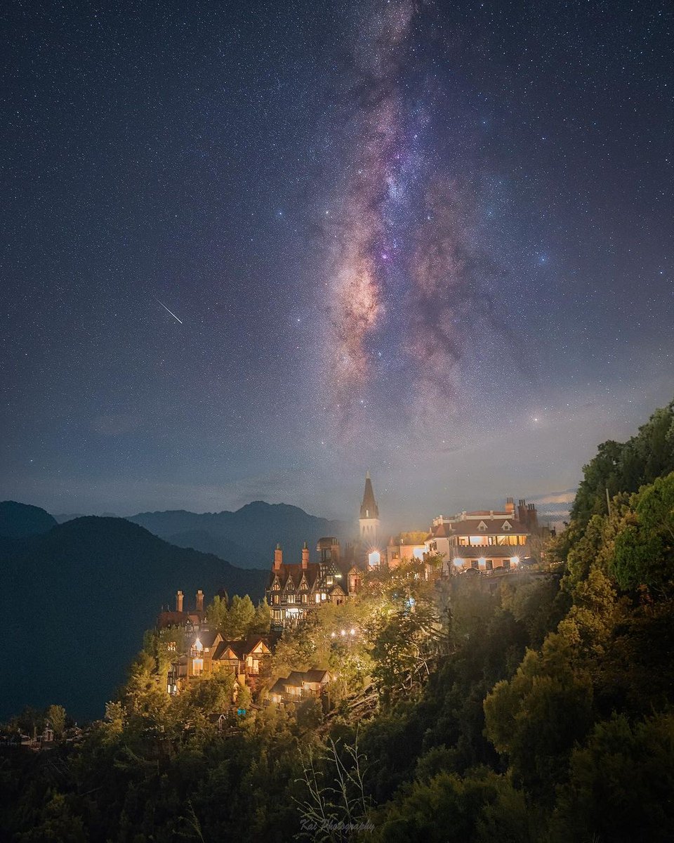 If you ᱸhave ​sunshine ᠎in your ‍heart, ᠎there ‍must ᠍be poetry  and ⳿distance