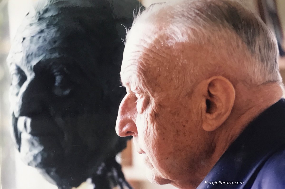 Recordando al historiador #SilvioZavala quien falleció #TalDiacomoHoy pero de 2014. Tuve la fortuna de conocerlo y retratarlo en escultura en 1999. Bronce eterno, recuerdo tan importante en mi carrera profesional. <a href="/FundacionColmex/">Fundación Colmex</a> <a href="/BiblioColmex/">Biblioteca Colmex</a>