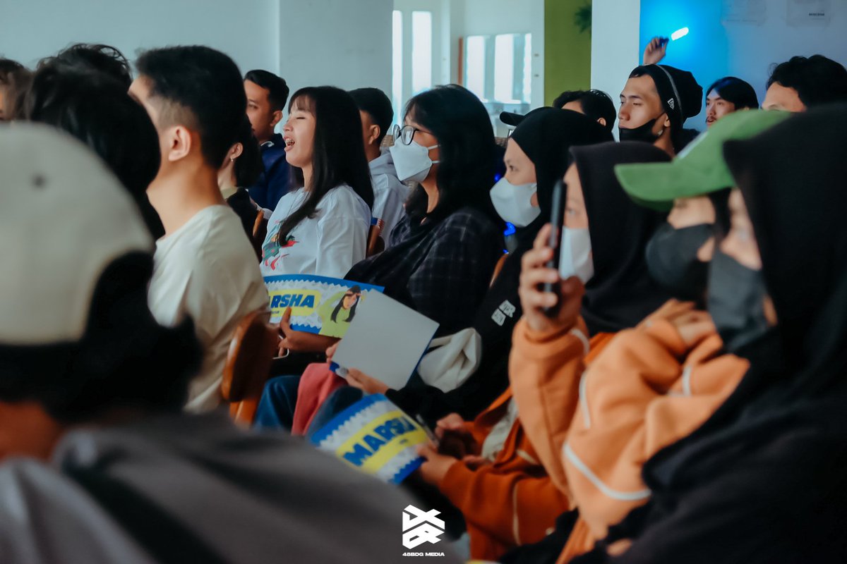 dinanami_'s tweet photo. dari yg awalnya ikut event sendirian sekarang jadii kenal banyak orangg 🥰
#48BDG10THANNIVERSARY
#DECENNIUM https://t.co/AqVTy1jQUL