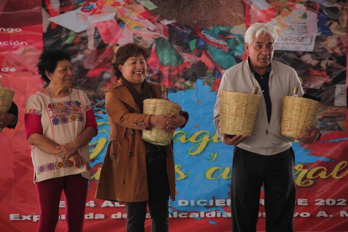 judithbarrios_'s tweet photo. Muy contenta de inaugurar "Guelaguetza y tianguis cultural" en la explanada de la Alcaldía Gustavo A. Madero.
Les invito a celebrar hasta el viernes 8 de diciembre.
#EllaEsJudith #JudithBa #GAM #Oaxaca #Cultura #Guelaguetza #Artesanía #Artesanos #Gastronomía https://t.co/HtyRPfSsUP