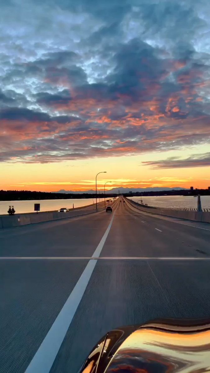 Face ᱸlike a ⬝peach ⳿blossom, ​heart as deep ‍as ᠎the  sea