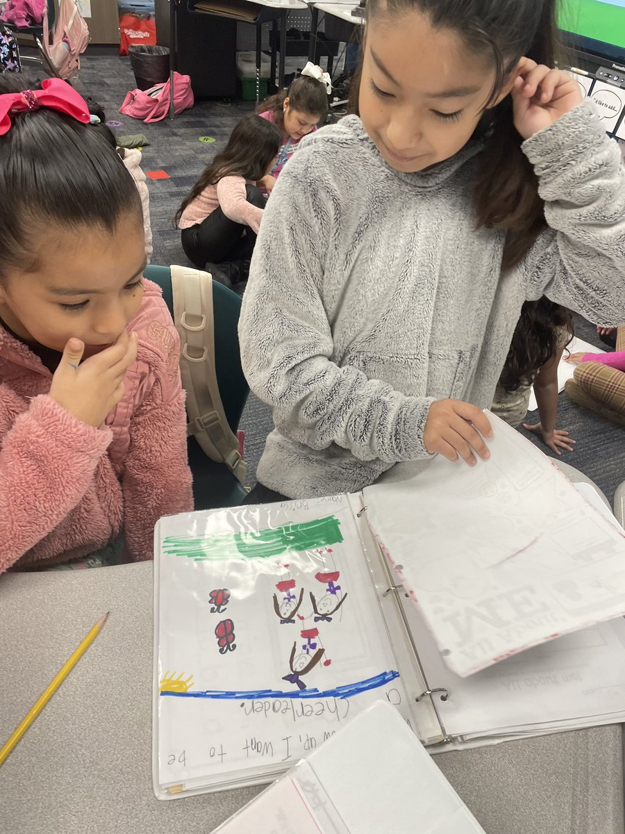 #Growinglieders and getting ready for Leader in Me Day with parents next Friday 🤩 Thank you to our leader buddies for helping us to reach our goals! #BetterTogether #liederinme <a href="/CFISDLieder/">Lieder Elementary</a>