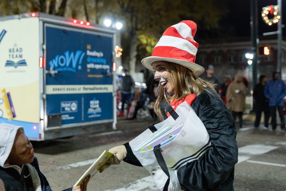 LiveUnitedTN's tweet photo. Last night was full of good cheer at the @CityofJacksonTN’s Christmas Parade. Matt served as the Grand Marshal and our community received free books through The Read Team’s WOW Wagon. What a way to ring in the Christmas season. 🎄✨ https://t.co/2DxijHJNnk