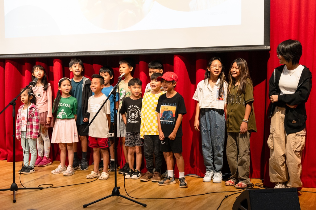 vislaos's tweet image. Last week, our language classes took the stage and hosted an unforgettable #PrimaryAssembly highlighting the beauty of diversity at our school! ๐ A huge thanks to our language teachers and parents for joining and supporting our learners! ๐๐ #PrimarySchool #VISLao