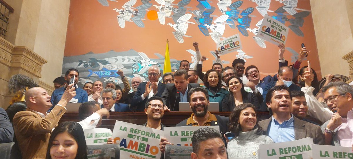 GA_Jaramillo's tweet photo. Hoy hemos dado un gran paso en el proceso de aprobación de la #LaReformaALaSalud. Agradezco a la Cámara de Representantes, a los ponentes y al equipo del #GobiernoDelCambio que trabajó durante todos estos meses. Al pueblo  colombiano le digo que ahora seguiremos desde el Senado… https://t.co/1jUKjNOY2W