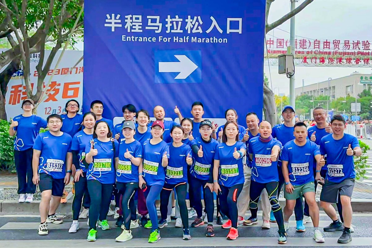EZshinePads's tweet photo. EZshine team took part in a Half Marathon this year and it was a challenge to all members. We learned to face challenges and never give up on what we are doing now. 🏅 🏅 🏅 https://t.co/IGiOQF1hnC