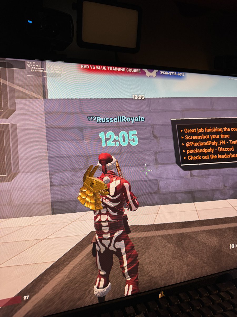 RussellRoyale tweet media