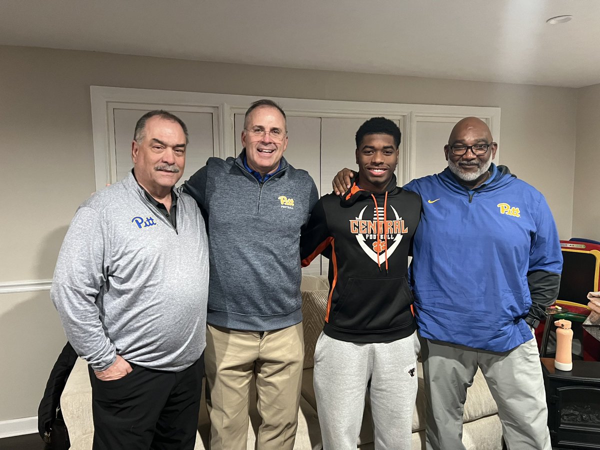 Juelz Goff (@juelzgoff) on Twitter photo Had a great home visit today with <a href="/CoachDuzzPittFB/">Pat Narduzzi</a> <a href="/CoachBorbs/">Dave Borbely</a> <a href="/CoachAPowell/">Andre Powell</a> !! Thank you guys for giving myself and my family a good time. #h2p Had a great home visit today with <a href="/CoachDuzzPittFB/">Pat Narduzzi</a> <a href="/CoachBorbs/">Dave Borbely</a> <a href="/CoachAPowell/">Andre Powell</a> !! Thank you guys for giving myself and my family a good time. #h2p