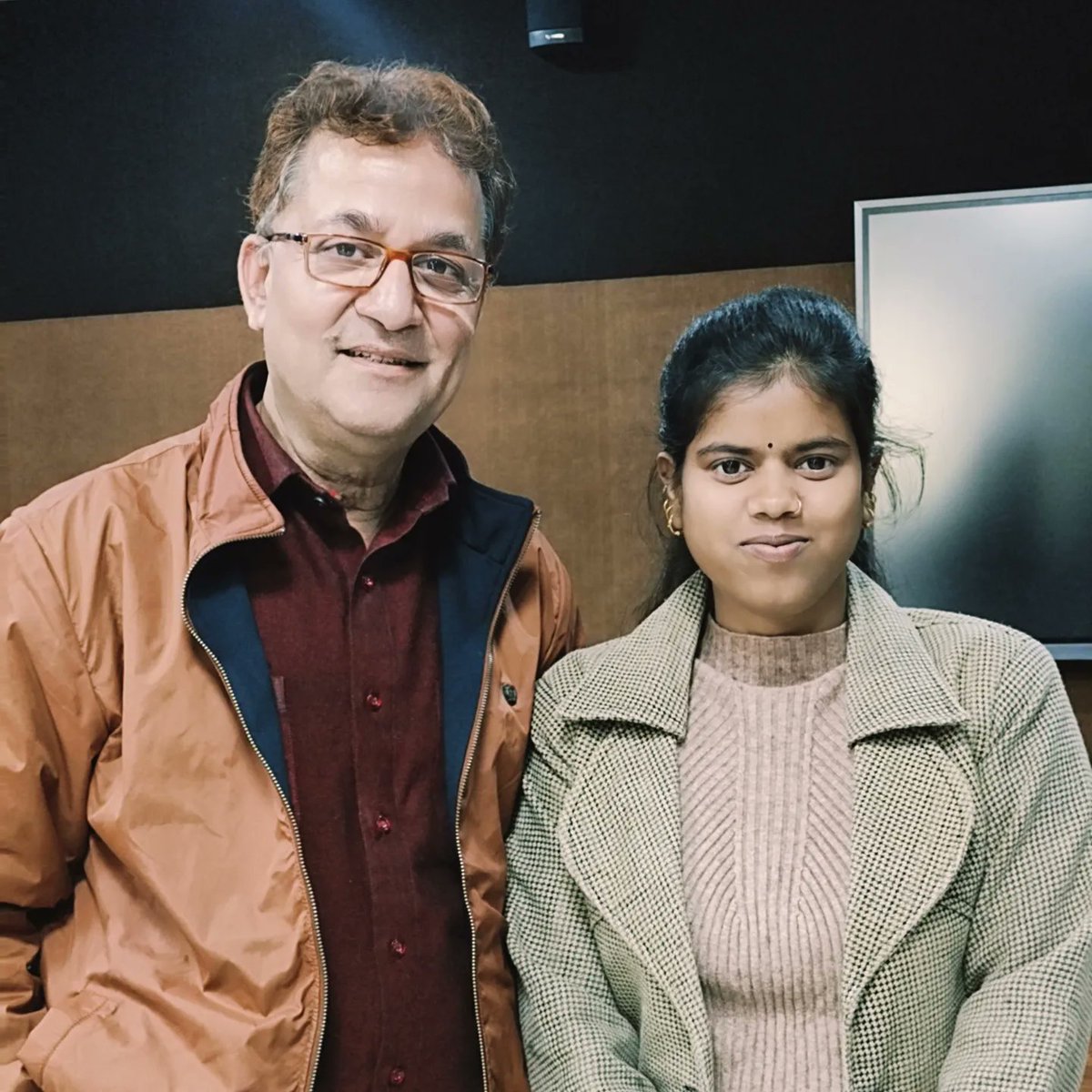 RatanPriya28109's tweet photo. Former Dy Director at Doordarshan News #sanjit khajuria sir # Jammu # IIMC 🙏🙌🤩 https://t.co/aH5eXZAnNv