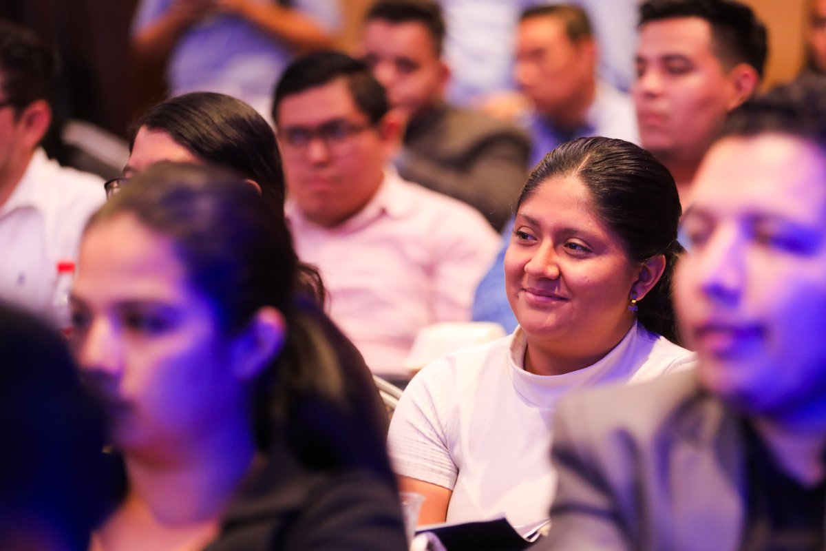 SSF_ElSalvador's tweet photo. La entrega de los “Premios a la Innovación 2023” reconoce a individuos y organizaciones que han destacado en la creación de plataformas digitales innovadoras y la mejora de procesos en sectores clave como la salud, finanzas, agricultura y educación. https://t.co/RzlfFleQpd