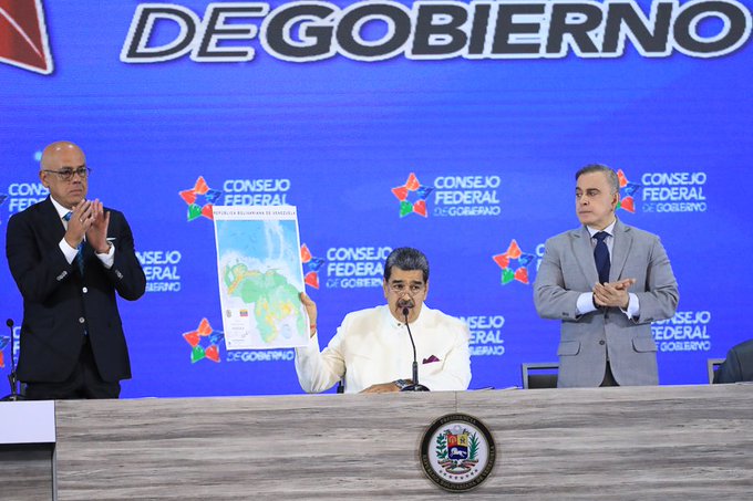 PartidoPSUV's tweet photo. EN CLAVES | Anuncios para la protección y defensa de la Guayana Esequiba
https://t.co/BEr0MQLd4F

#JuntosPorNuestraSoberanía https://t.co/R1THxFAKY5
