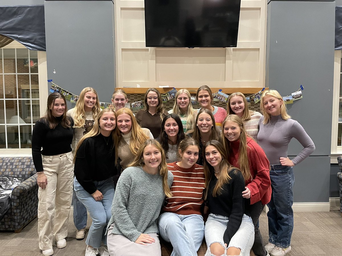 Had a wonderful time celebrating our 2023 season at our banquet this evening! We are very grateful for a season together with good memories and great people! 💛🖤#slime