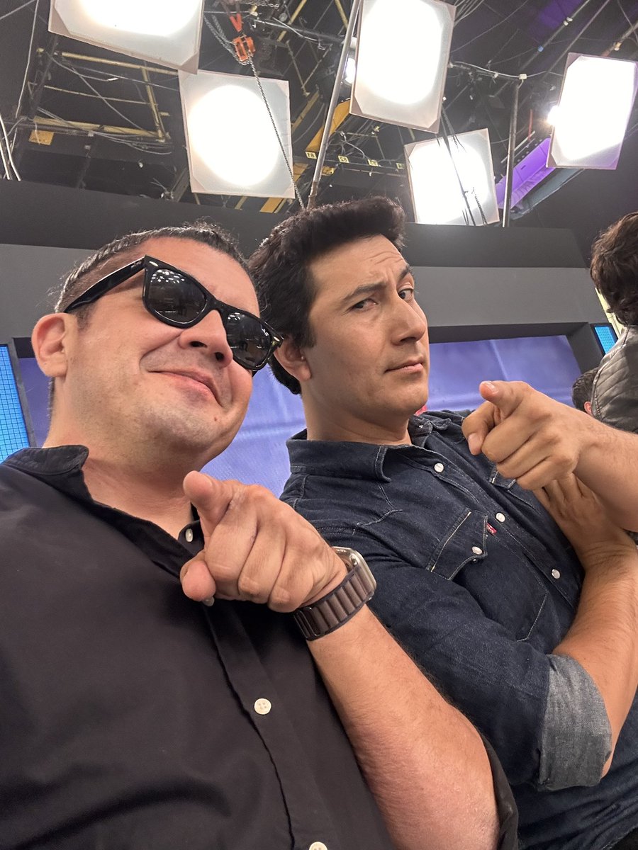 AlexaLovesLarry's tweet photo. El día que me pongan a estos dos hombres juntos en un programa, voy a ser la más feliz del mundo (pero no en eliminación por favor) #ElGranChefFamosos https://t.co/6DfN3ijJpk