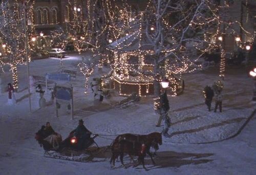 Who wants to go for a sleigh ride?  
#StarsHollow #GilmoreGirls