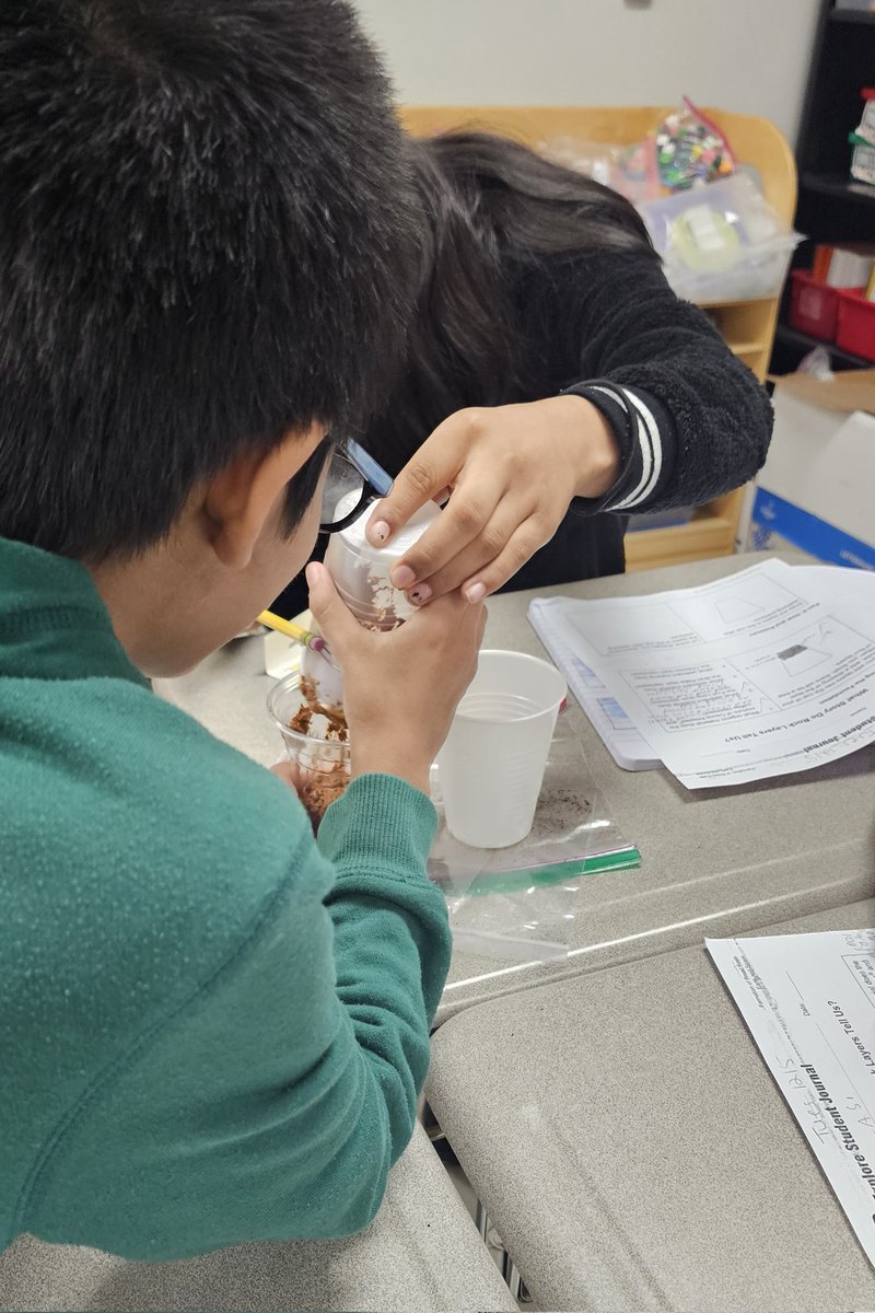 Kudos to our 5th grade students @FifthStafford who were actively engaged during their sedimentary rock investigation today! Great job, Ms. Martinez, for aggressively monitoring, having your exemplar, and providing real-time feedback!  You rock! 🪨👏 @PrincipalMel06 @EISDscience