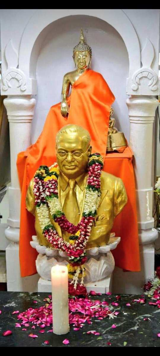 LuckycharanW's tweet photo. देशात एकता, समता, बंधुता नांदावी म्हणून आयुष्यभर झटणाऱ्या महामानवाला महापरिनिर्वाण दिनानिमित्त कोटी कोटी प्रणाम !!!
#DrBabasahebAmbedkar #MahaparinirvanDiwas 
#महापरिनिर्वाणदिन 💐🙏🏻 https://t.co/oIR8q7Ie5Z