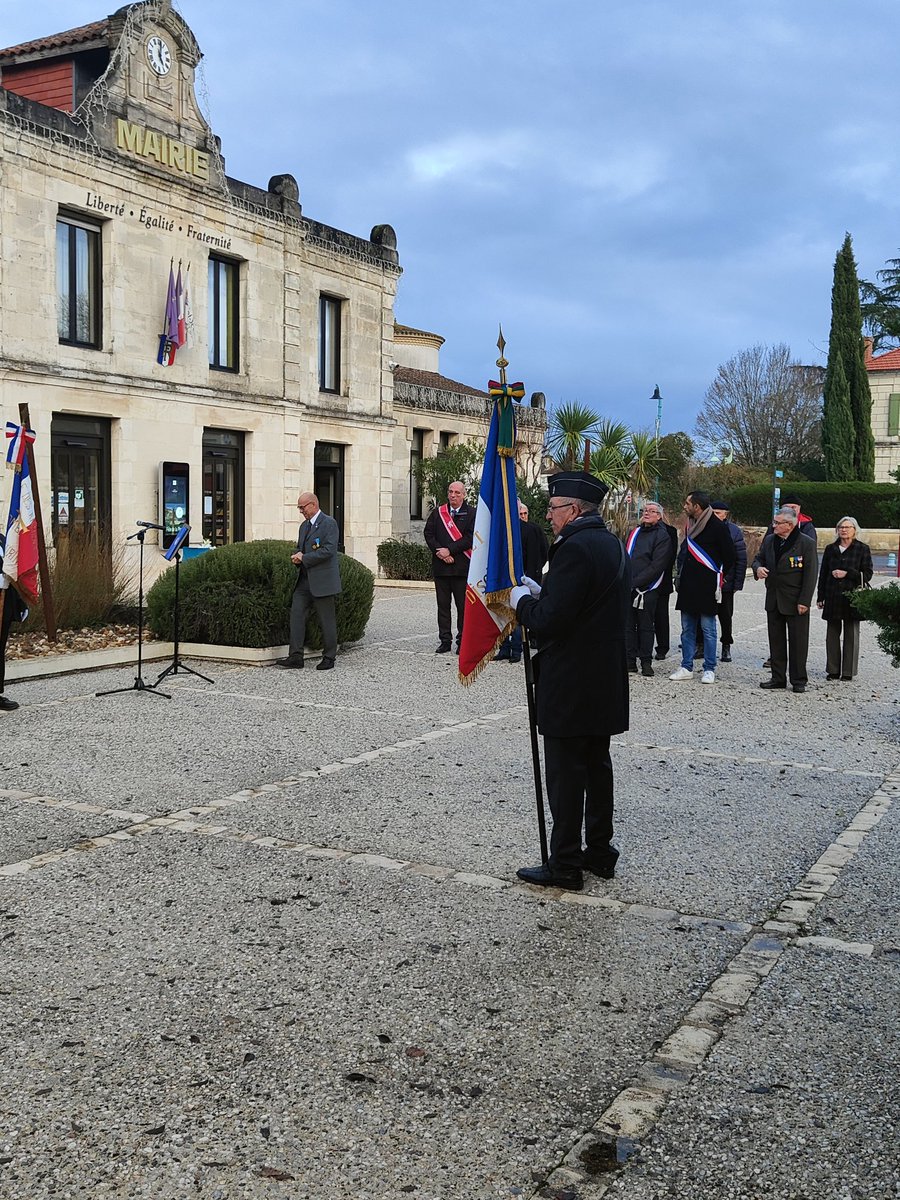 🇫🇷 Journée d'hommage aux #MortsPourLaFrance pdt la guerre d'Algérie et les combats du Maroc et de la Tunisie .
Conseiller régional, j'étais présent à #stseurinsurlisle : 
Un grand merci à Mr Perrichon #souvenirfrançais pour son accueil cordial et aux porte-drapeaux. 
#5decembre