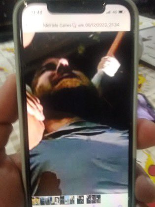 OMundoCeH's tweet photo. 🚨AGORA: Polícia Rodoviária Federal (PRF) emite nota sobre o acidente de Zé Neto:

“O veículo Trailblazer, onde estava o cantor, seguia sentido decrescente da rodovia, quando colidiu lateralmente com o eixo de uma carreta e em seguida colidiu com outros dois veículos”. https://t.co/X0nLhTXE60