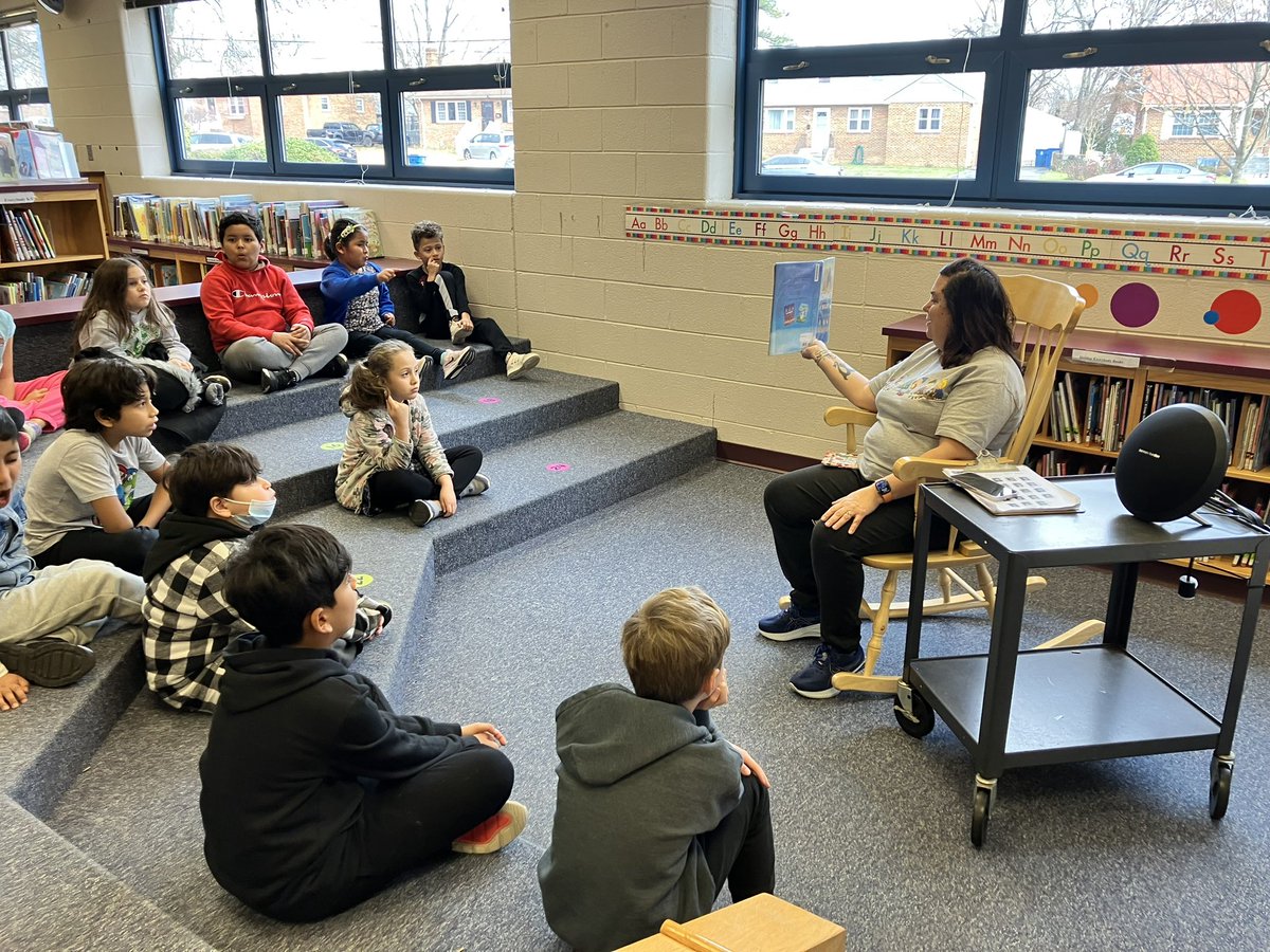 Ms. Spino tweet media