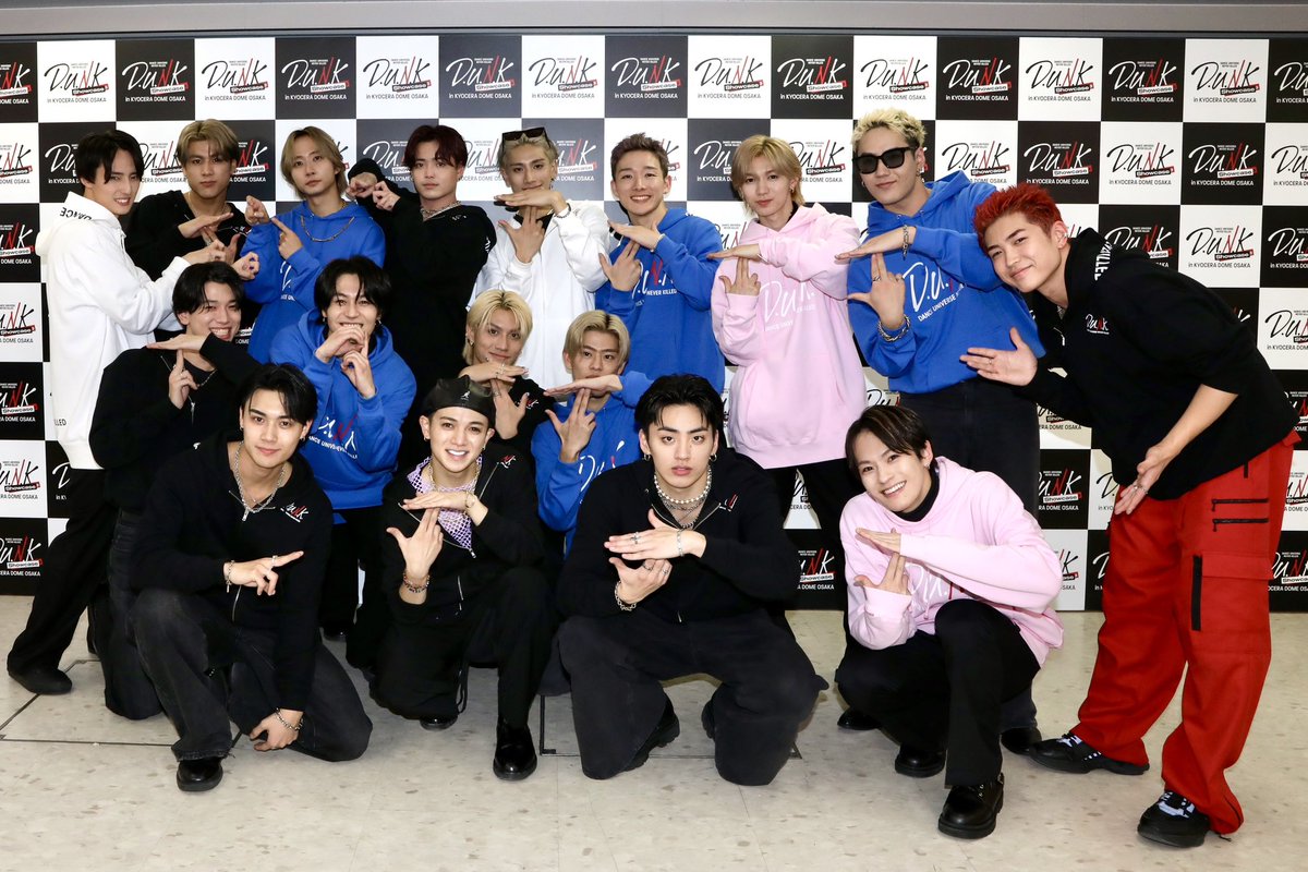 tjbb_'s tweet photo. 2023.12.3
D.U.N.K. Showcase
in KYOCERA DOME OSAKA

Travis Japanさんと
お写真撮っていただきました📸

ありがとうございました🔥🔥

#D_U_N_K @dunk_dance 
#D_U_N_K_showcase 
#TravisJapan @TravisJapan_cr 
#CandyKiss 
#THEJETBOYBANGERZ #TJBB https://t.co/JPJq4H9Vsl