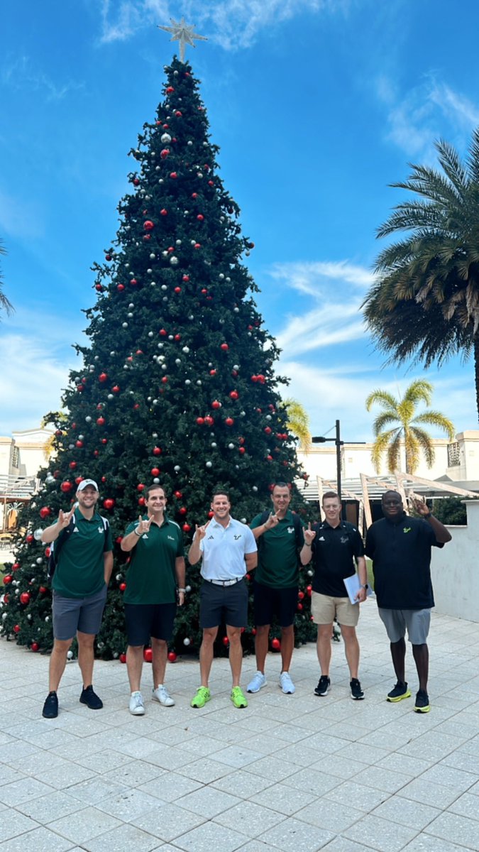 BocaBowl's tweet photo. We had a great time showing some of the @usffootball staff around our game week venues! Hoping for this beautiful weather on gamedayπ€π
Weβll be releasing more info about game week events in the coming weeks so make sure to keep up with our socials!π±
#rcbrb #BowlSeason https://t.co/CIsw1S3UHX