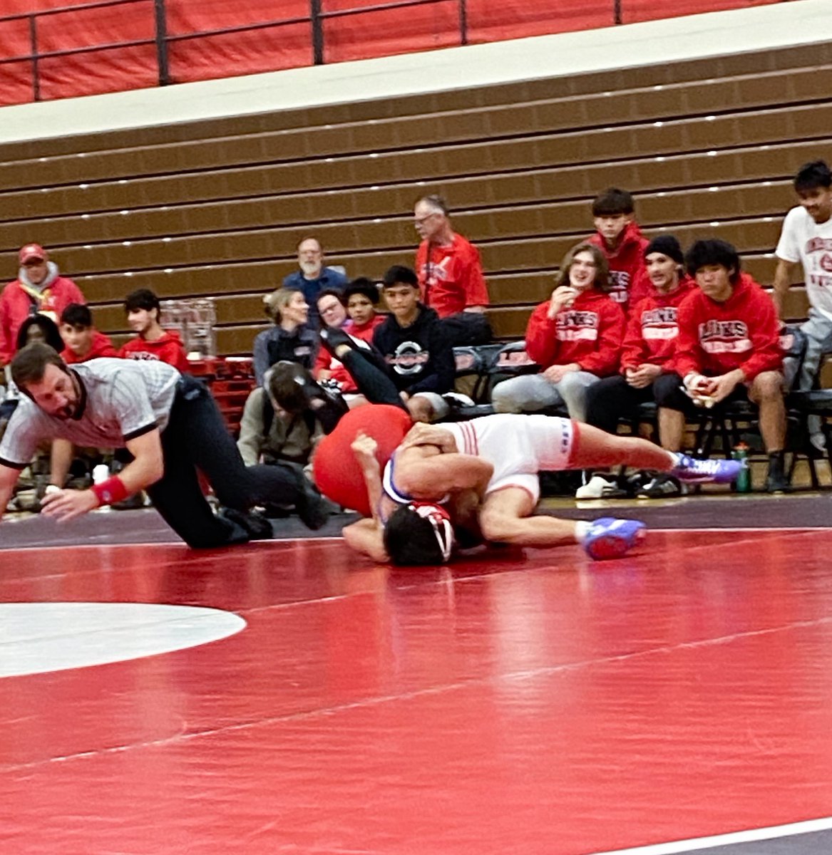 CreteWrestling's tweet image. Lincoln High Dual results
113-Liam Clarke forfeit
120-Liam Bolt 📌
126-Wyatt Clarke 📌
132-Lesnier Gomez forfeit 
138-Jaime Ramos📌
157-Martin Ortiz 📌
175-Jeffrey Kuncl📌
285-Zack Connell📌

Great night of wrestling and win for the cardinal with a score of 48-27.