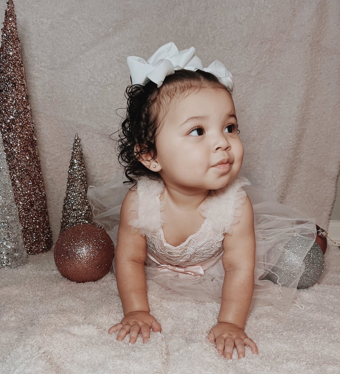 malvarez94's tweet photo. Life wasn’t complete until you came into our lives sissy girl 💖 Happy Birthday to my baby. My dramatic queen. My little best friend 🥹 https://t.co/xBbCJXodCu