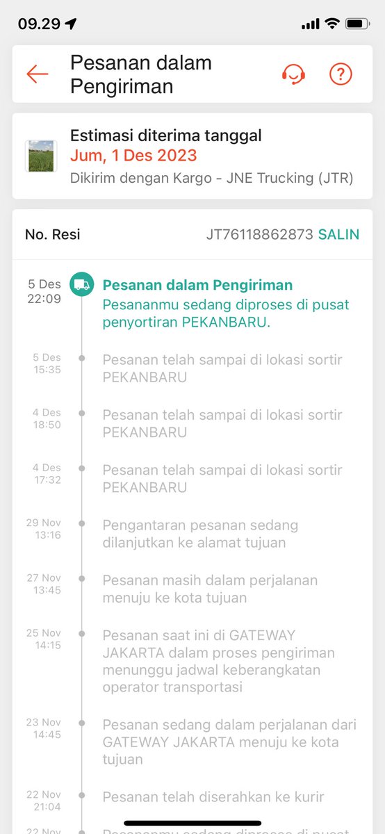 SOpitasari's tweet photo. @JNECare tolong disegerakan ya!! Lama banget ini. Udah mau 3 minggu ini. Berenangkah ngantar paketnya? https://t.co/TulpYy0ojd